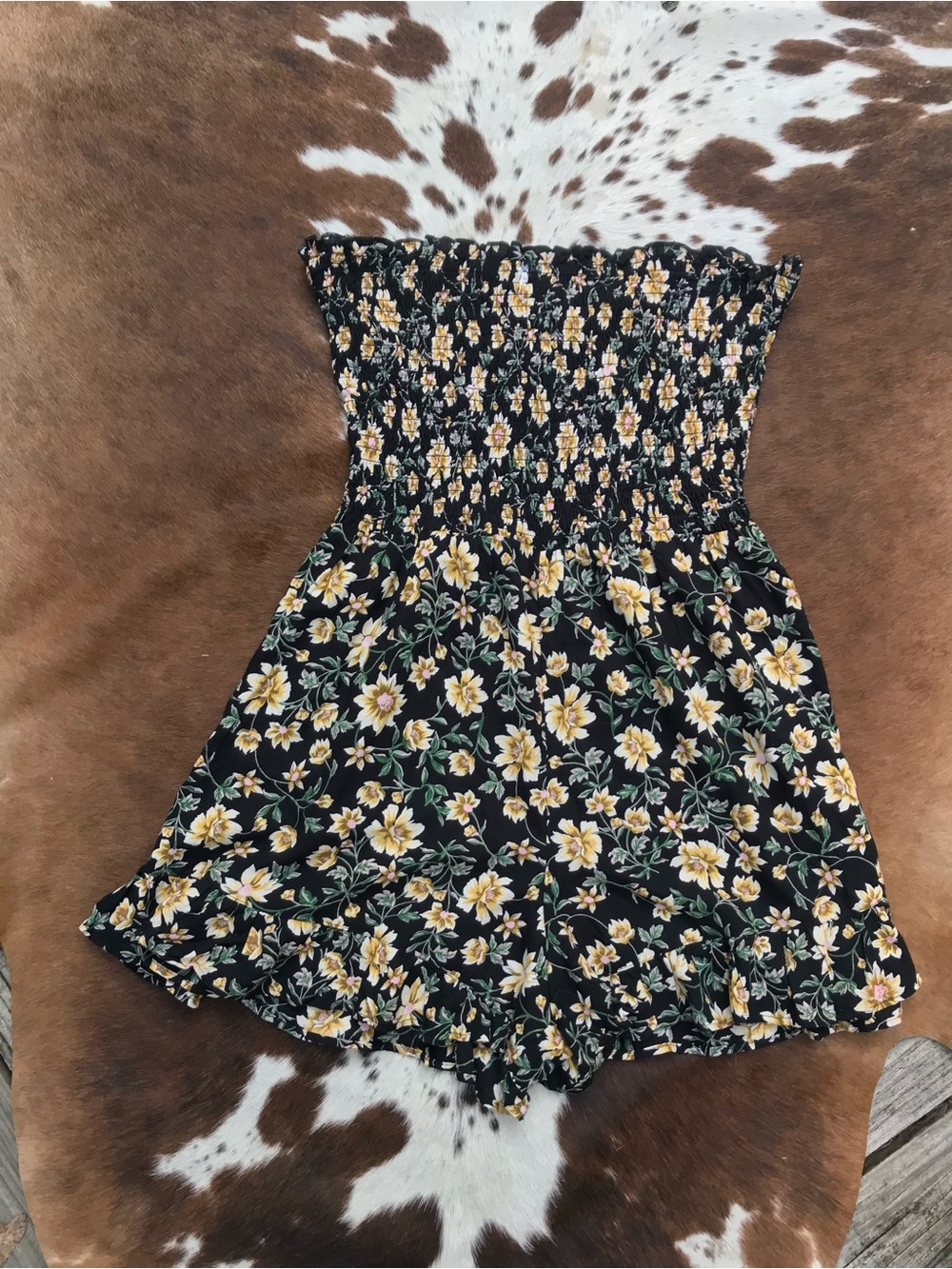 Angie Floral Smocked Romper Sz M - Picture 3 of 5